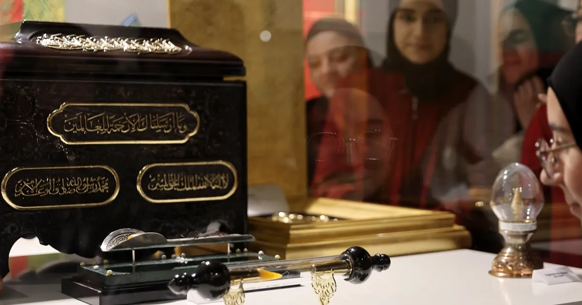 Mukaddes hatıralar Gaziantep’te vatandaşlarla buluşuyor