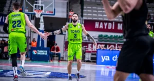 TOFAŞ Basketbol Takımı, ligin 21. hafta karşılaşmasında sahasında oynadığı maçta