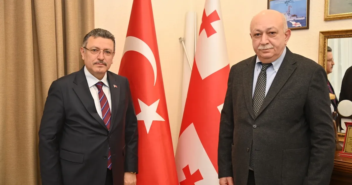 Trabzon’da Başkan Genç’ten Gürcistan Başkonsolosluğu’na taziye ziyareti