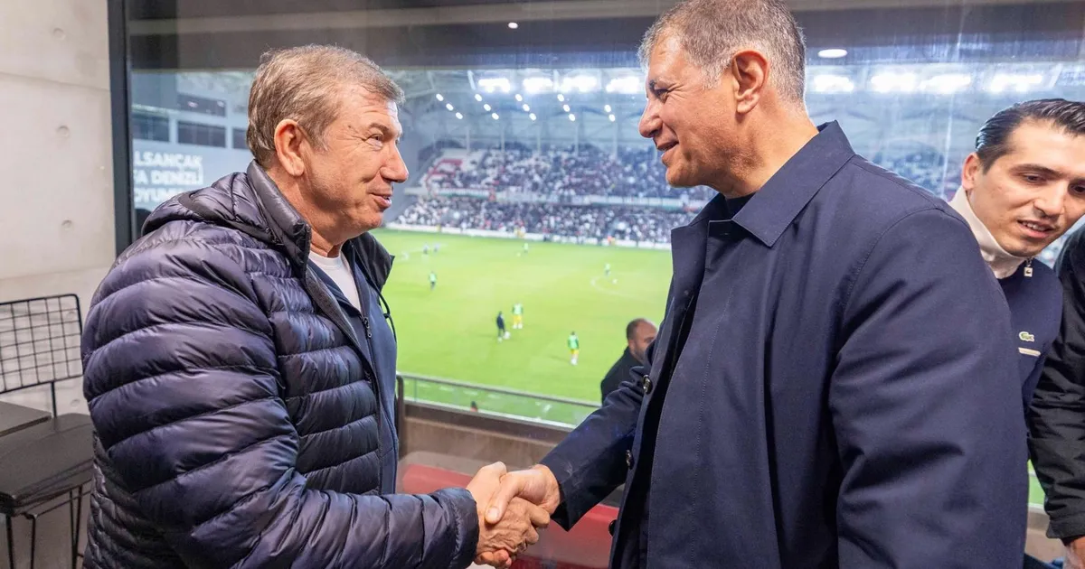 Türk futbolunun efsanesinden Başkan Tugay’a Karşıyaka Stadı teşekkürü