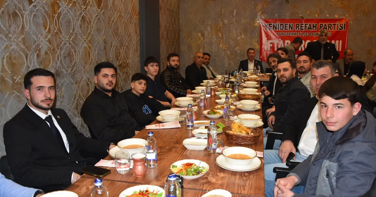 Yeniden Refah Partisi Yunusemre Teşkilatı iftarda buluştu
