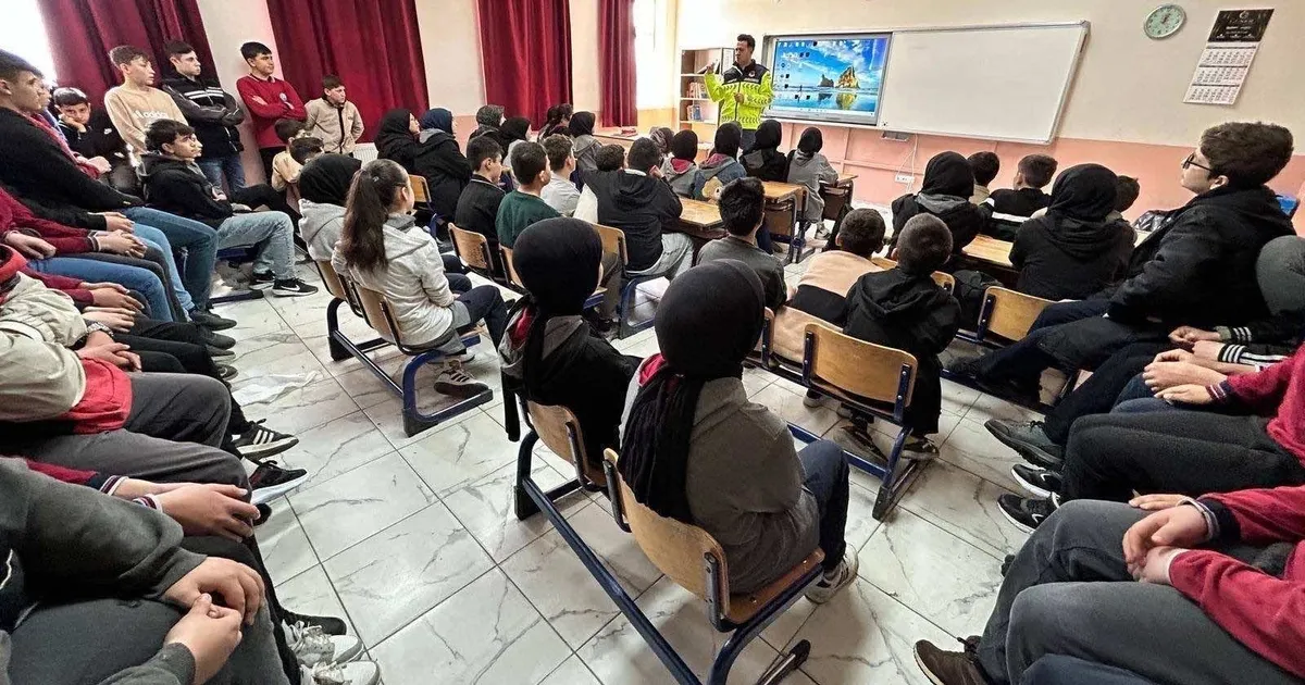 Afyonkarahisar’da trafik bilincine Jandarma desteği