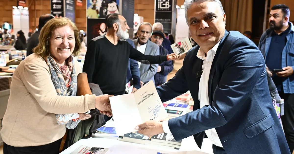 Antalya Muratpaşa’da Başkan Uysal’dan kenetlenme çağrısı