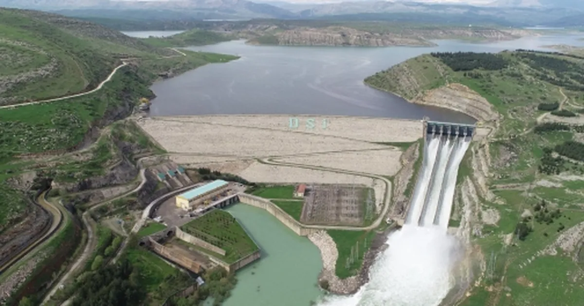 Batman Barajı’nda kontrollü su tahliyesi başladı