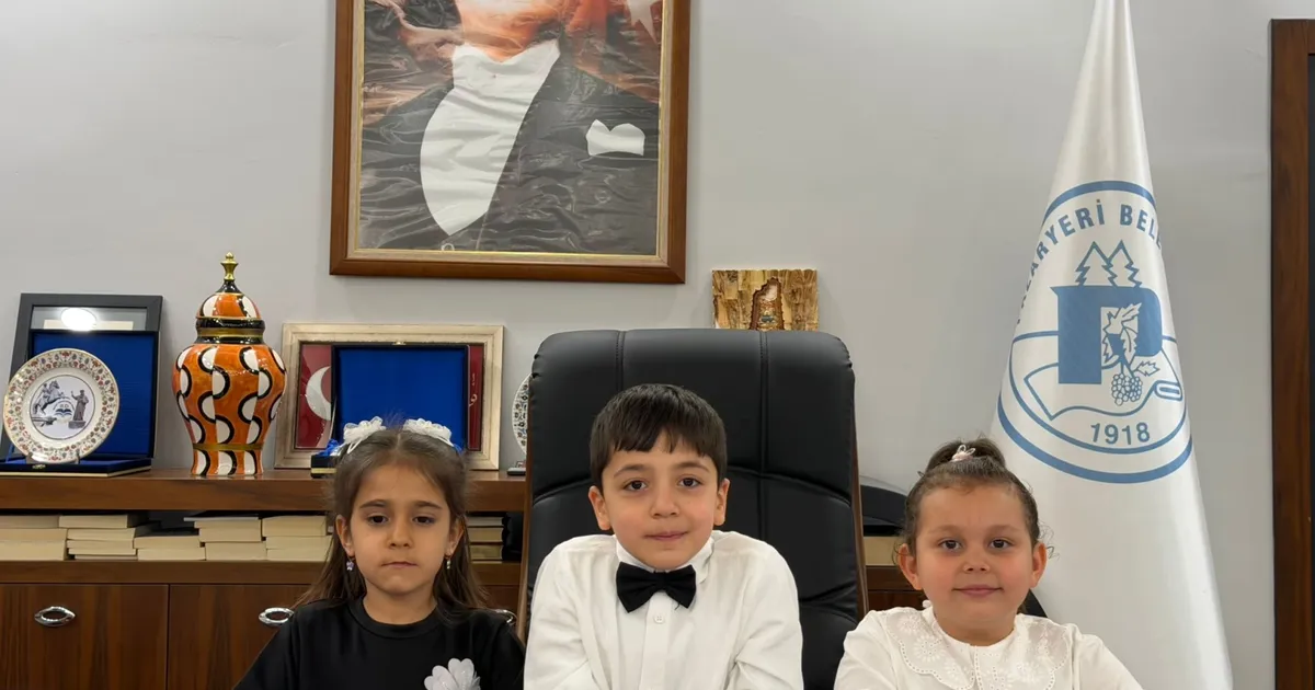 Bilecik Pazaryeri’nde 23 Nisan’da koltuk çocukların