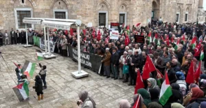 Bursa Gönüllü Kuruluşlar Platformu, Bursa Ulu Camii önünde geniş katılımlı