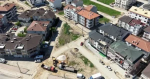 Bursa'da İnegöl Belediyesi, Alanyurt Yeni Mahalle bölgesinde 11 sokakta tretuvar