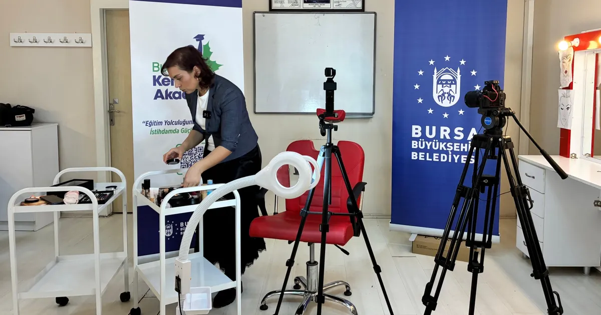 Bursa Büyükşehir Belediyesi bünyesinde faaliyet gösteren Bursa Kent Akademisi, eğitimde