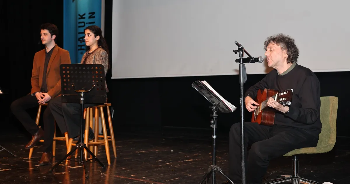 Bursa Nilüfer’de Ataol Behramoğlu ile şiir ve müzik dolu gece