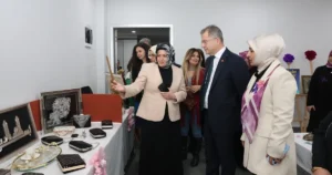 BursaOsmangazi Belediyesi’nin OSMEK kurslarında eğitim alan kadınların yıl boyunca hazırladığı