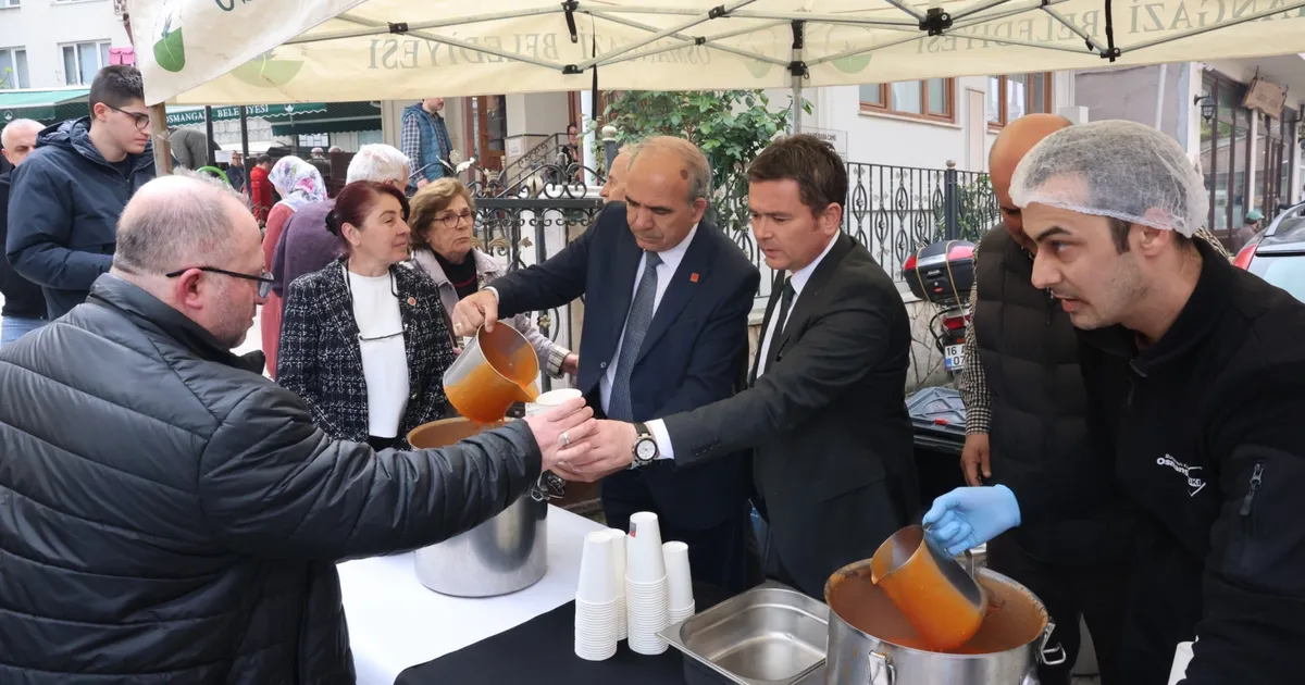 Bursa’da Başkan Aydın’ın Cuma durağı Muradiye Mahallesi oldu