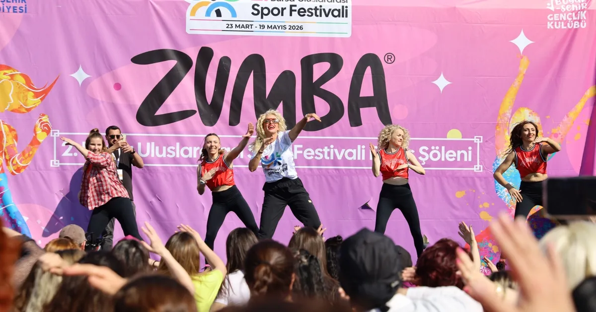 Bursa’da Dünya Dans Günü’ne zumbalı kutlama