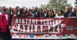 Bursa Tabip Odası öncülüğünde düzenlenen basın açıklamasında, kamuya ait sağlık