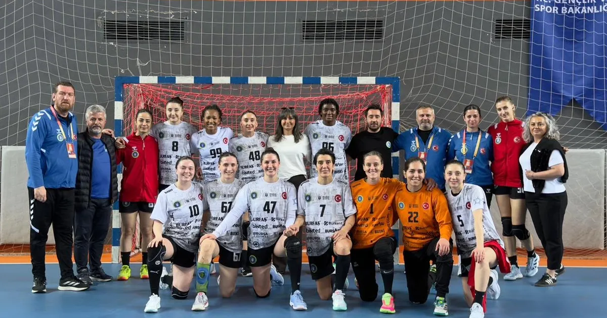 Bursalı kadınlar hentbolda zorlanmadan kazandı