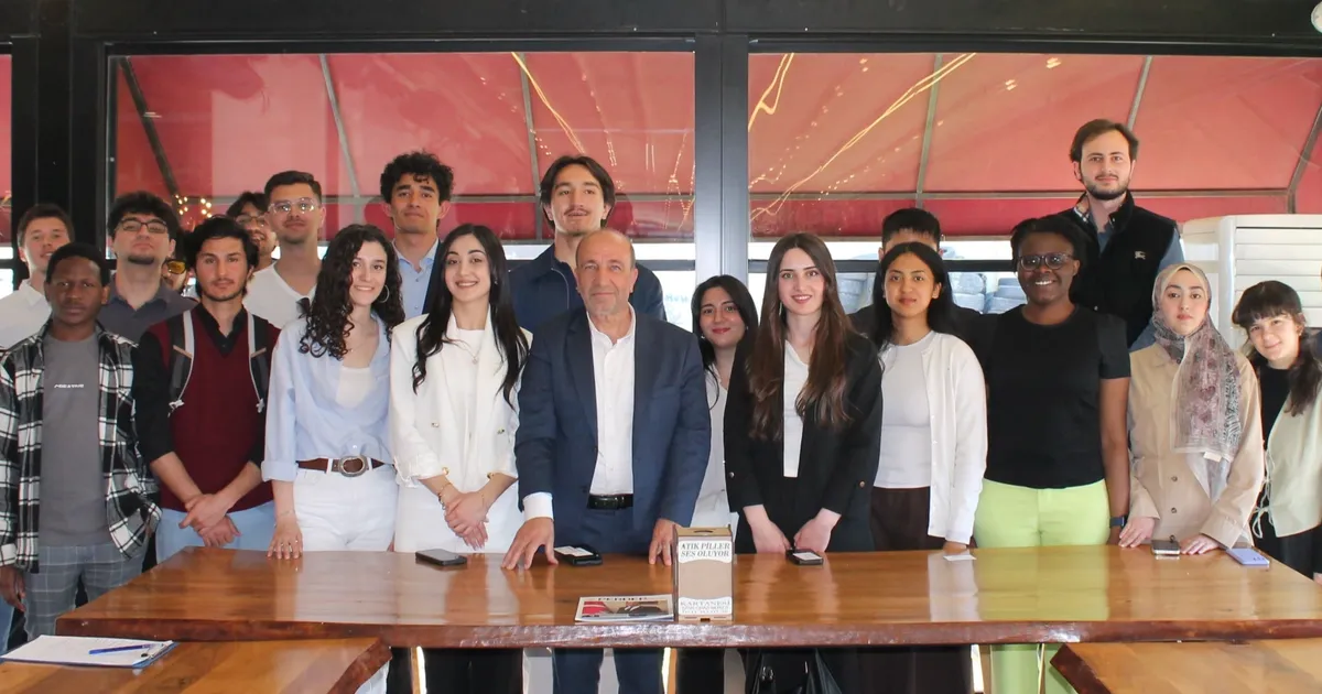 Bursalı marketçilerden üniversiteli gençlere destek