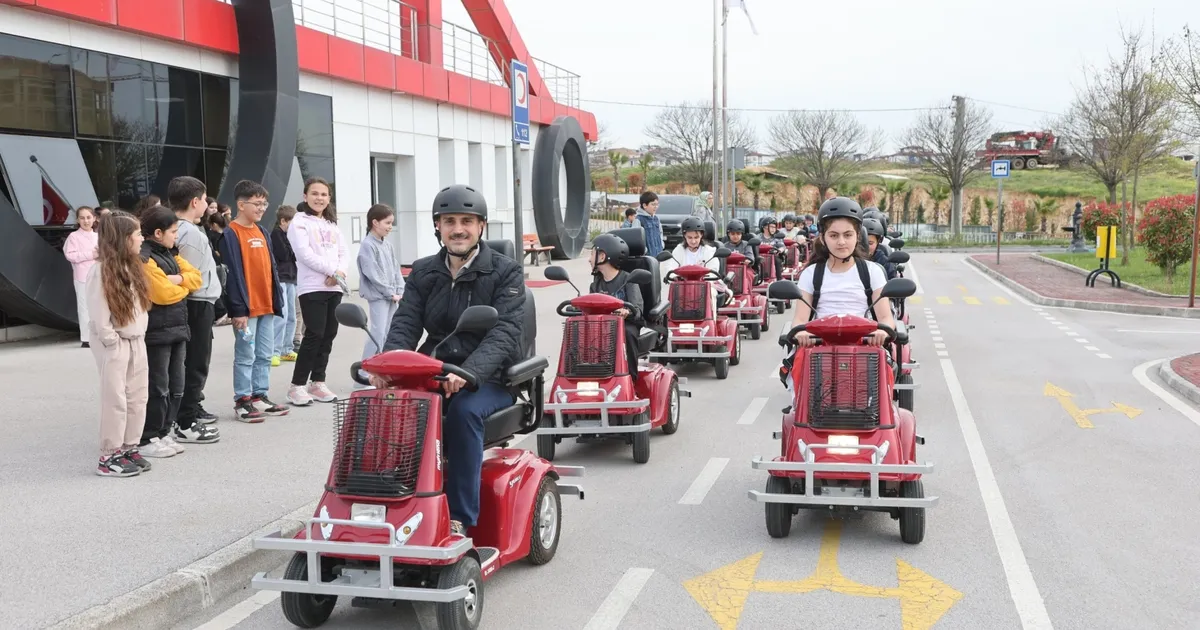 Çayırovalı minikler Trafik Eğitim Parkı’nda buluştu