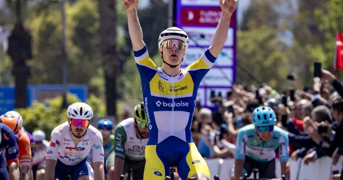 Cumhurbaşkanlığı Bisiklet Turu’nda ilk etap Tom Crabbe’nin