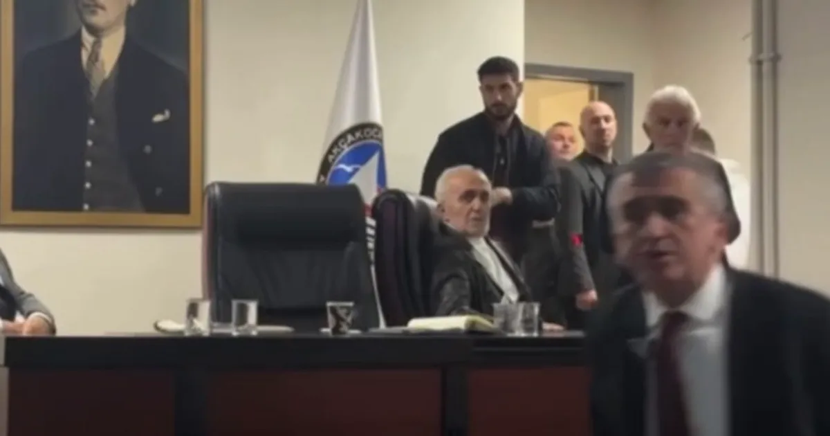 Düzce Akçakoca’da Belediye Başkanı hırsını basın mensuplarından aldı!