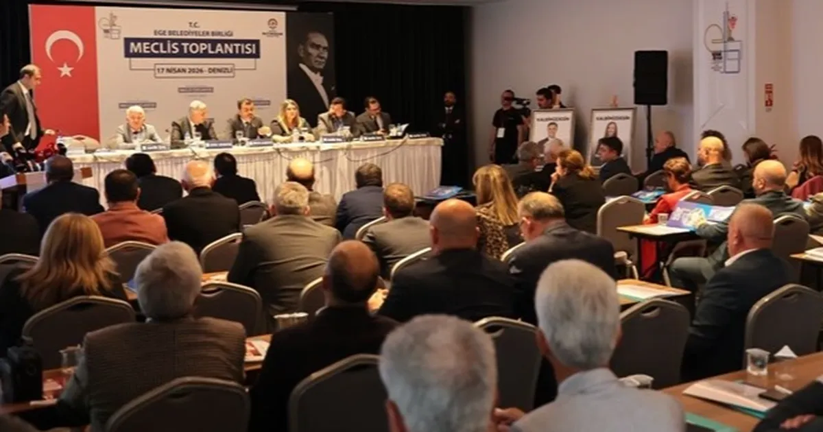 Ege Belediyeler Birliği’nde Başkan Çavuşoğlu güven tazeledi