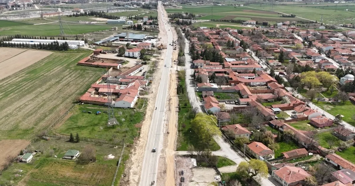 Eskişehir’de yollar genişliyor sürücülerin yüzü gülüyor