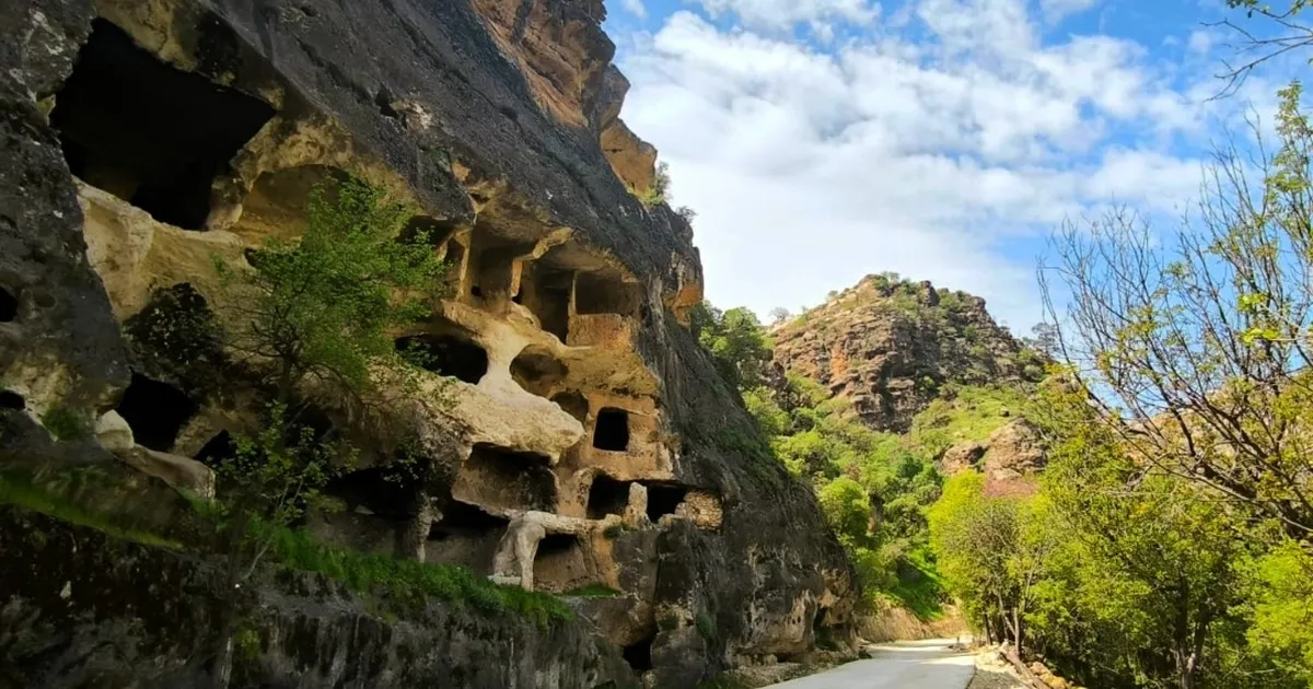 Gabar’da çifte keşif! Petrolün yanında 7 katlı ‘Apartman Mağara’ dikkat çekiyor (Özel Haber)