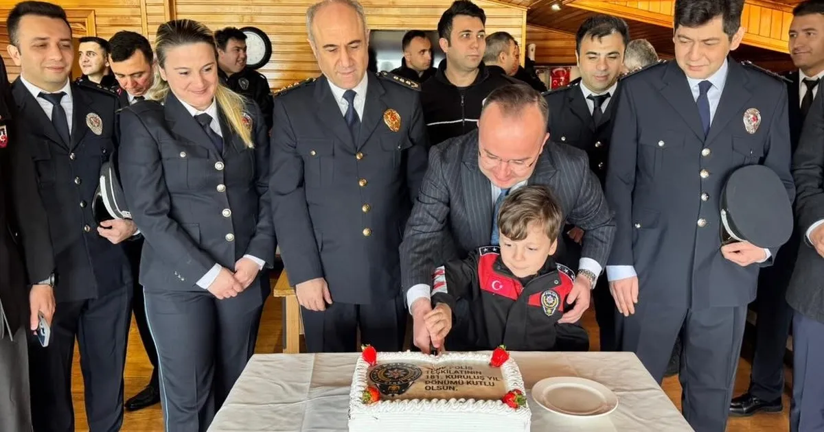 Hopa Kaymakamı Arslantürk polisleri kabul etti