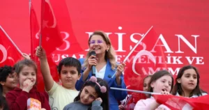 İstanbul Bakırköy Belediyesi’nin 23 Nisan etkinlikleri kapsamında düzenlediği Egemenlik Festivali’nin