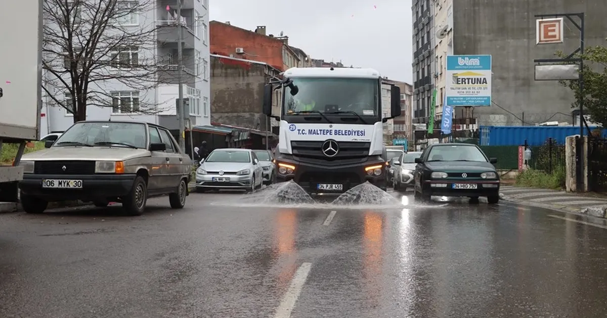 İstanbul Maltepe’de bahar temizliğine devam
