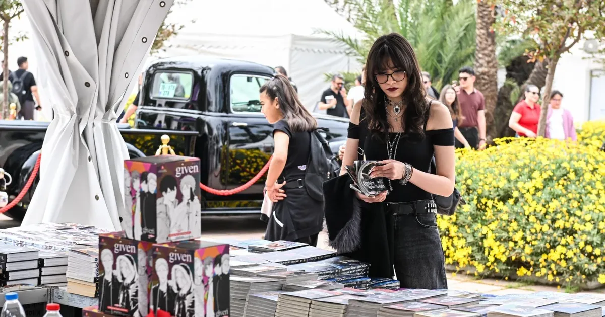 İZKİTAP’ta edebiyat şöleni yaşanıyor