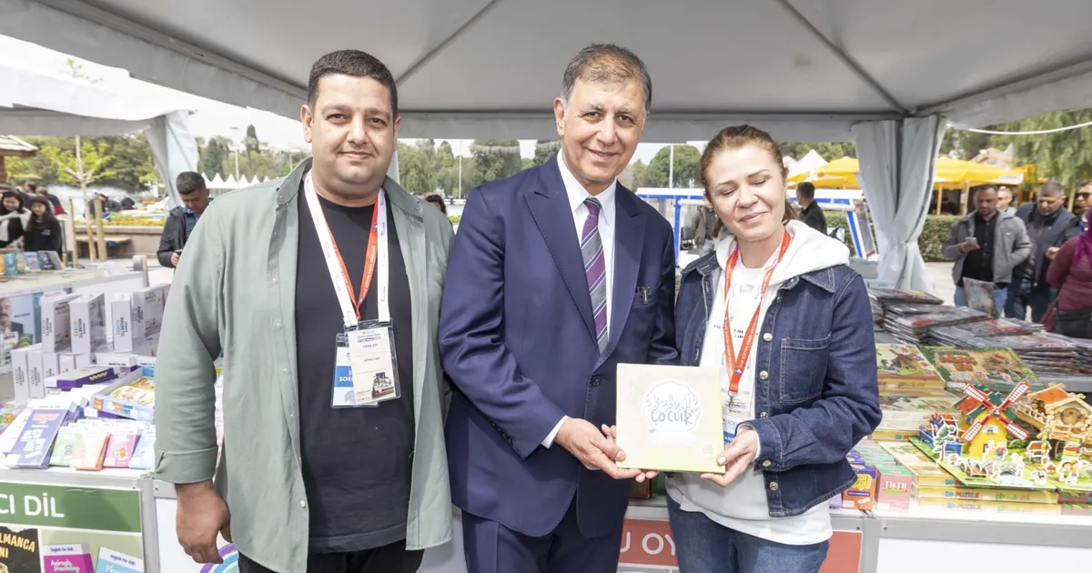 İzmir baharı kitapla karşılıyor