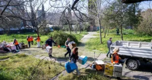 İzmir Bornova Belediyesi, yarım kalan restorasyon nedeniyle atıl kalan Paterson Köşkü