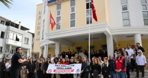 Bornova Belediyesi bünyesindeki eğitim emekçileri, Şanlıurfa ve Kahramanmaraş’taki okul saldırılarını