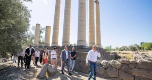 İzmir Büyükşehir Belediyesi hayata geçirdiği projeler, uluslararası iş birlikleri ve