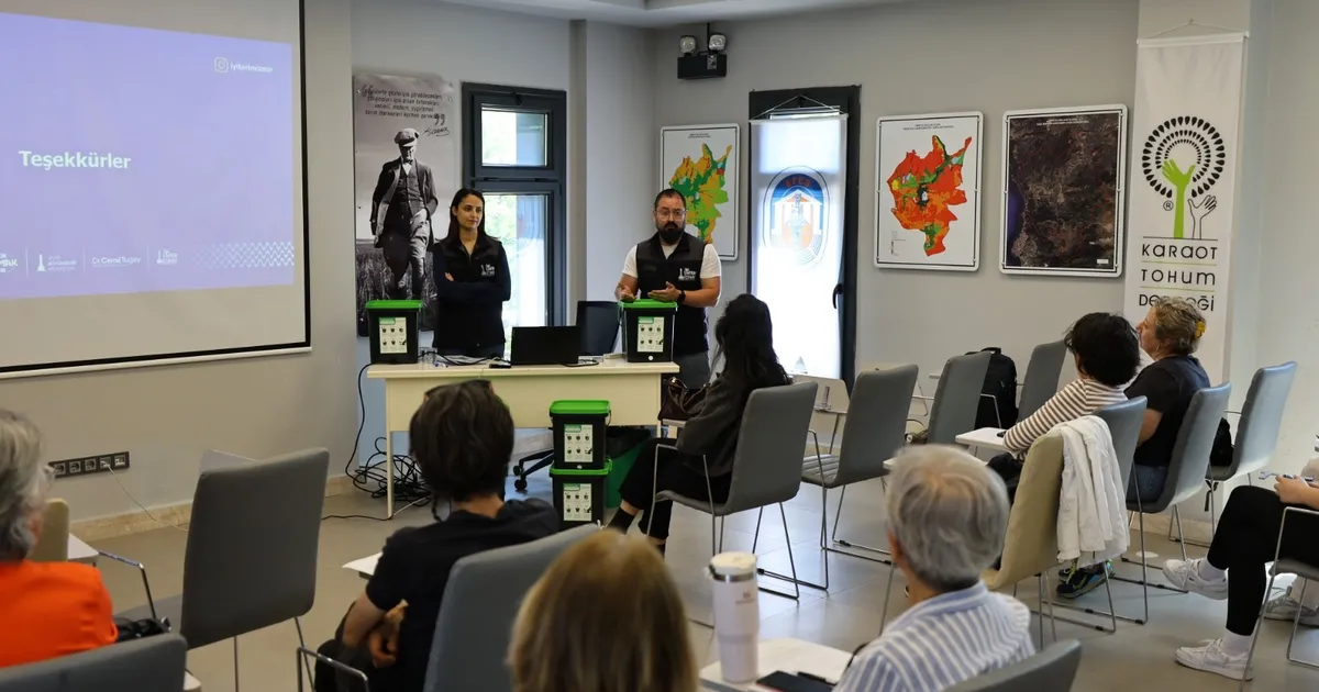 İzmir’de Efes Tarlası Yaşam Köyü’nde bokaşi kompost eğitimi