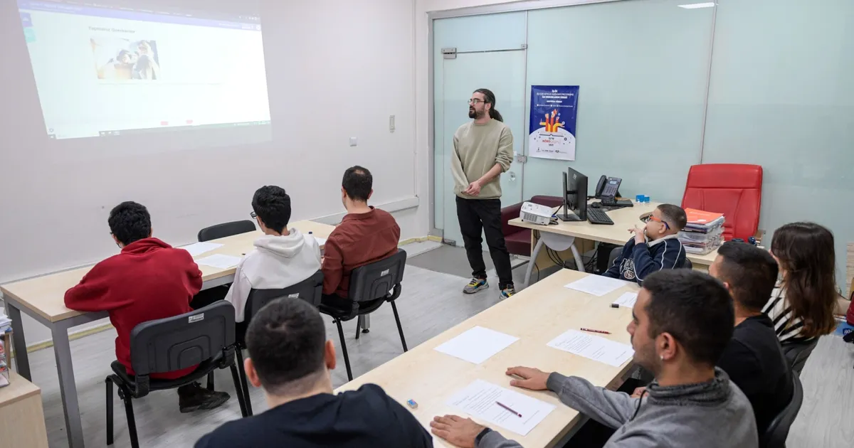 İzmir’de engelli gençler iş dünyasına adım atıyor