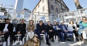 Mülkiyeti İzmir Büyükşehir Belediyesi'ne ait olan Meslek Fabrikası binasına Vakıflar