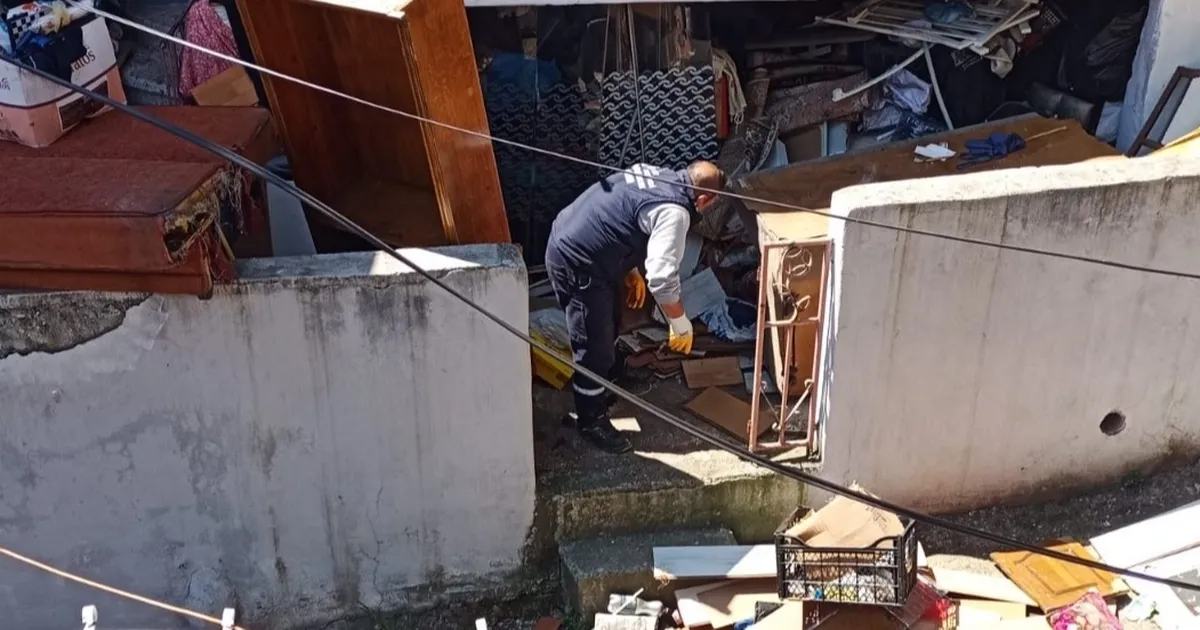 İzmit’te belediyeden çöp eve müdahale