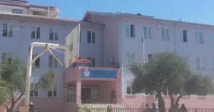 Kahramanmaraş'ta Ayser Çalık Ortaokulu'nda bir öğrenci tarafından gerçekleştirilen silahlı saldırı,