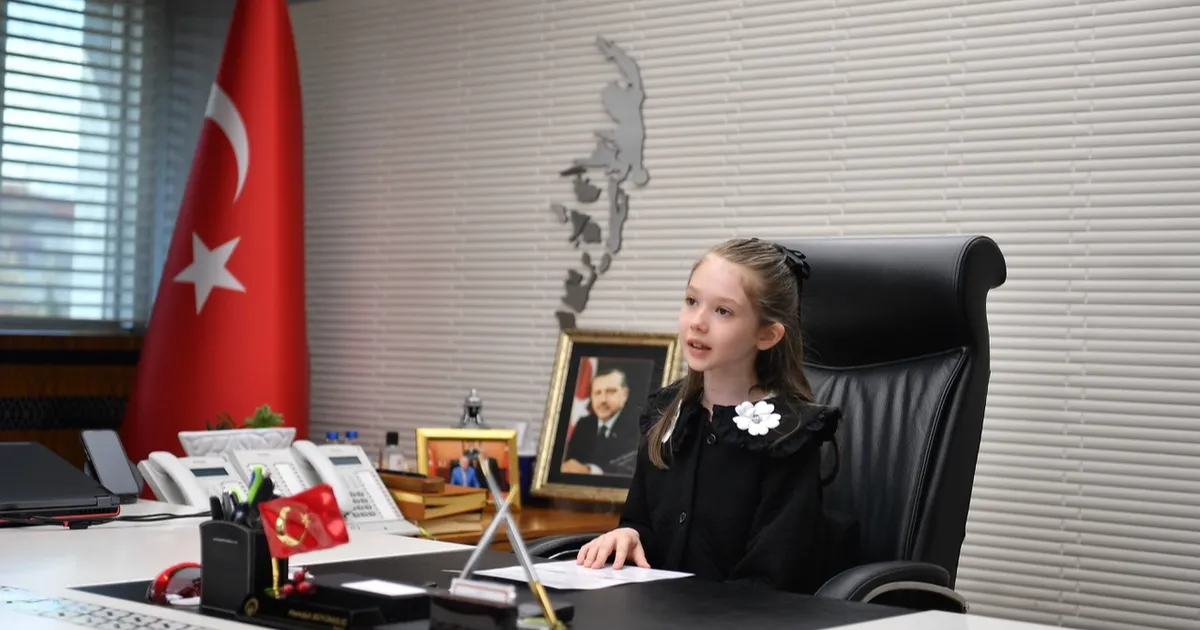 Kayseri Büyükşehir koltuğuna minik Zeynep oturdu