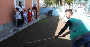 Kayseri Kocasinan Belediyesi Park ve Bahçeler Müdürlüğü ekipleri tarafından, öğrencilerde