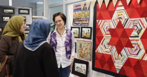 Kocaeli İzmit Belediyesinin öncülüğünde düzenlenen Dünya Sanat Günü etkinlikleri kapsamında