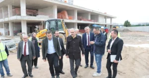 Kocaeli'de Çayırova Belediye Başkanı Bünyamin Çiftçi, Çayırova’nın geleceğine büyük katkılar