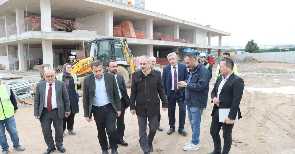 Kocaeli'de Çayırova Belediye Başkanı Bünyamin Çiftçi, Çayırova’nın geleceğine büyük katkılar