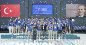 Türkiye Basketbol Ligi 2025-2026 Sezonu’nu şampiyon olarak tamamlayan Çayırova Belediyesi Basketbol Takımı,