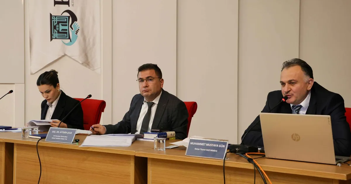 Konya’da fakülteli öğrencilere ticaret sicili uygulamalı anlatıldı