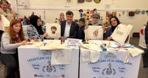 Kütahya Belediye Başkanı Eyüp Kahveci, Kütahya’da Sera AVM’de kurulan yöresel