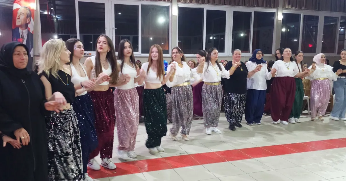 Lalapaşa’da Geleneksel Şalvar Gecesi’nde kadınlar buluştu