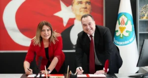 Manisa Büyükşehir Belediye Başkanı Besim Dutlulu, DİSK/Genel-İş Sendikası ile imzalanan