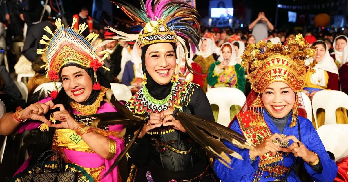 Manisa’da mesir coşkusu sokaklara taştı