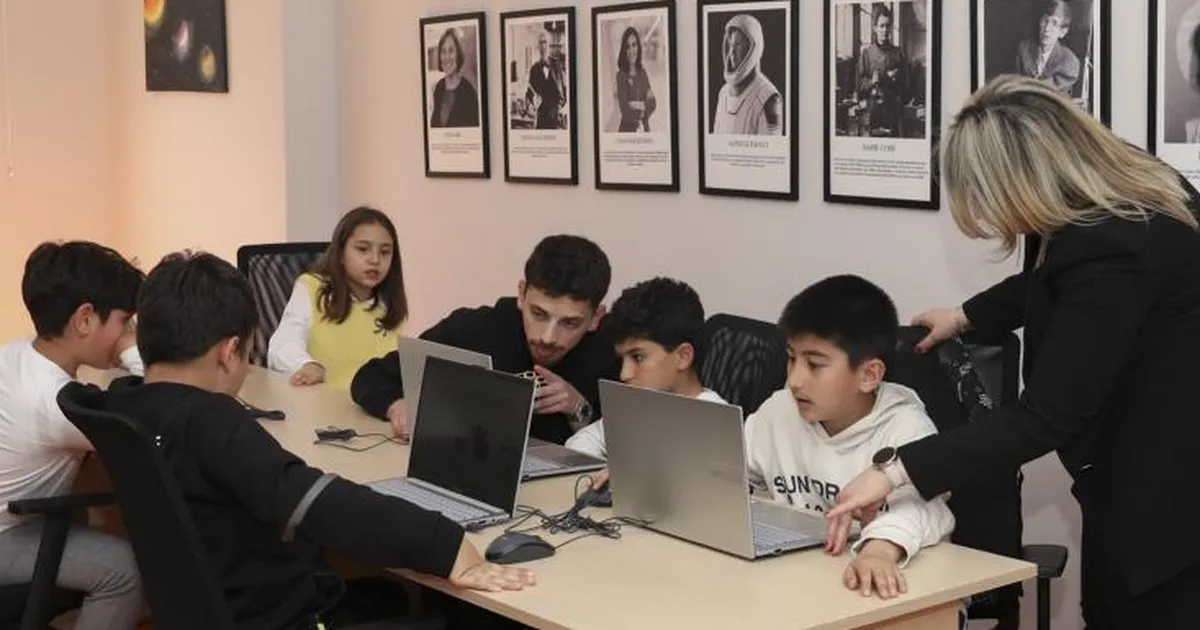 Mersin Büyükşehir çocuklara teknolojiyi öğretiyor
